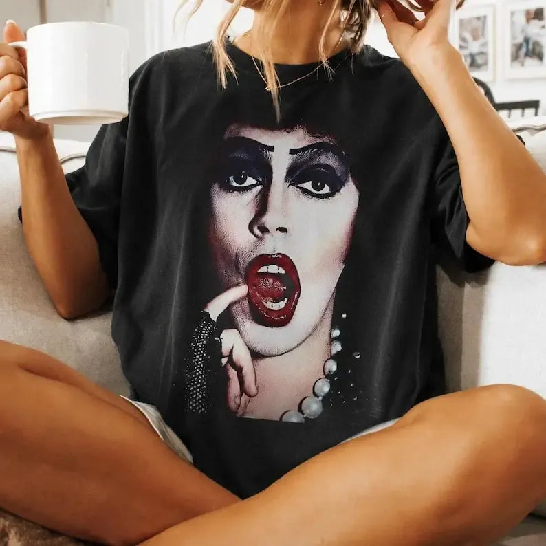 Vintage Dramatic Art Portrait Graphic T-Shirt, Retro Theater Inspired Bold Print Unisex Streetwear Casual Black Tee