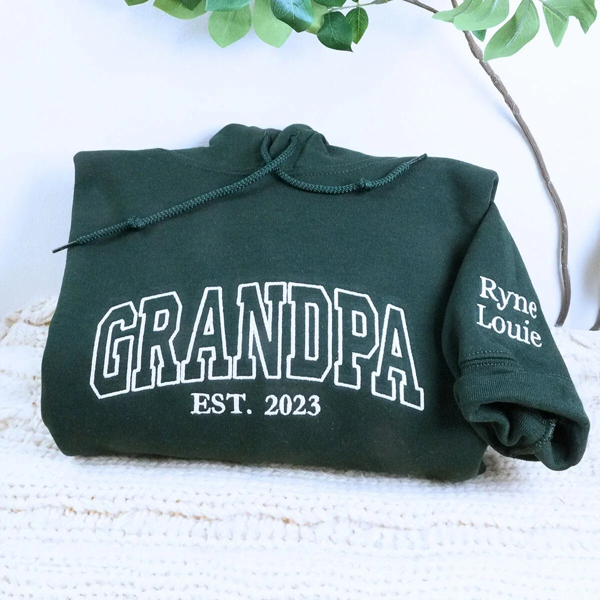 Personalized Papa Sweatshirts Hoodie with Name of Child, Dad EST 2024 Crewneck embroidered