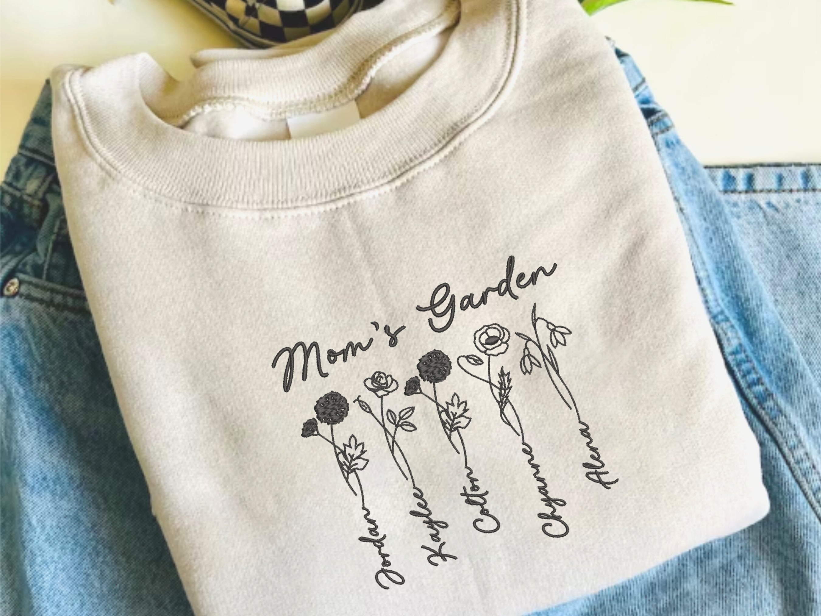 Personalized Birth Flower Mom Sweatshirt or Hoodie - TOOAI
